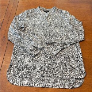 Women’s Banana Republic Black and White Top Size M
